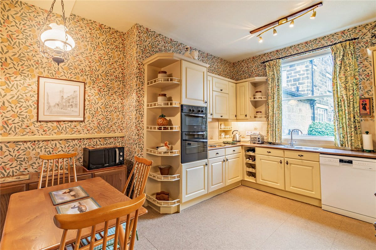 3 bedroom house, Strait Lane, Huby LS17 - Sold