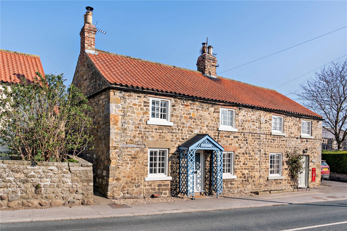 3 bedroom house, Main Street, West Tanfield HG4 - Available
