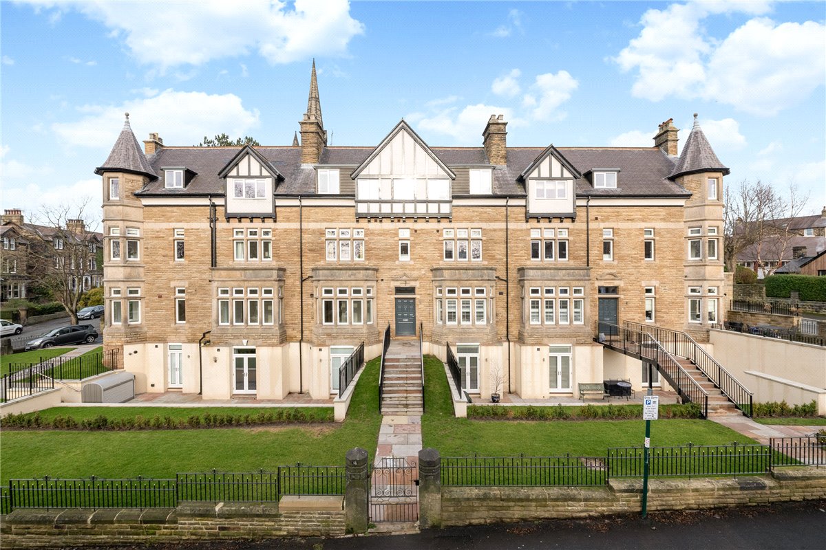 2 bedroom flat, Franklin Mount, Harrogate HG1 - Sold