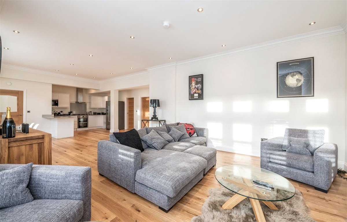 2 bedroom flat, Franklin Mount, Harrogate HG1 - Sold