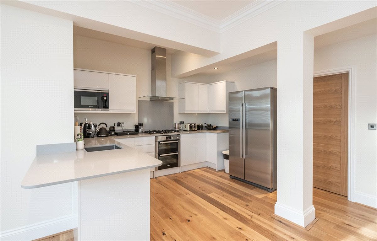 2 bedroom flat, Franklin Mount, Harrogate HG1 - Sold