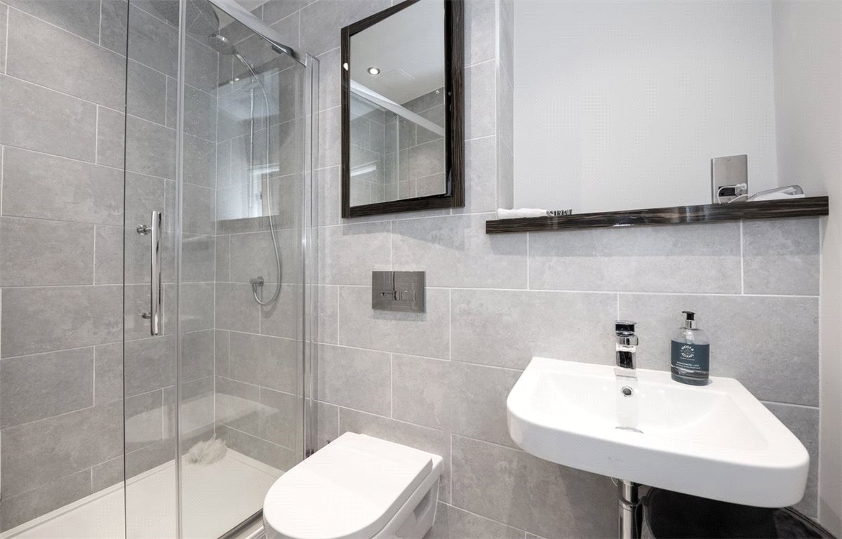 2 bedroom flat, Franklin Mount, Harrogate HG1 - Sold