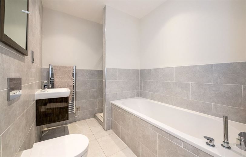 2 bedroom flat, Franklin Mount, Harrogate HG1 - Sold