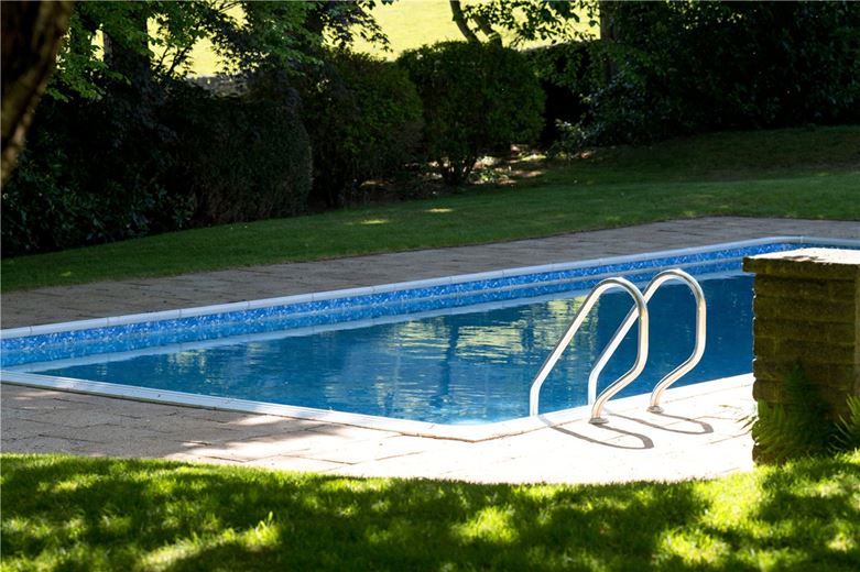 6 bedroom house, Burley Woodhead, Near Ilkley LS29 - Available