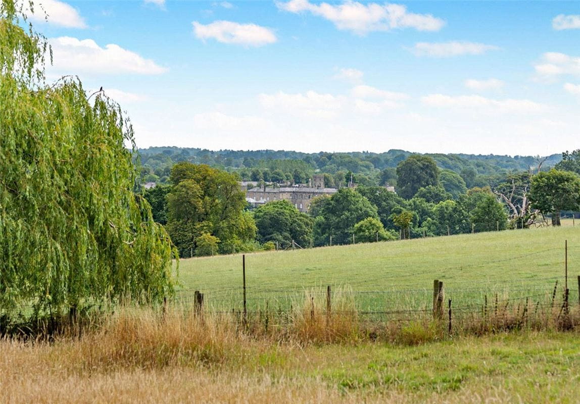 3 bedroom house, Broxholme Park, Ripley HG3 - Available