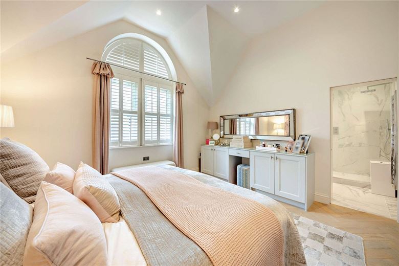 3 bedroom flat, Victoria Avenue, Harrogate HG1 - Sold STC