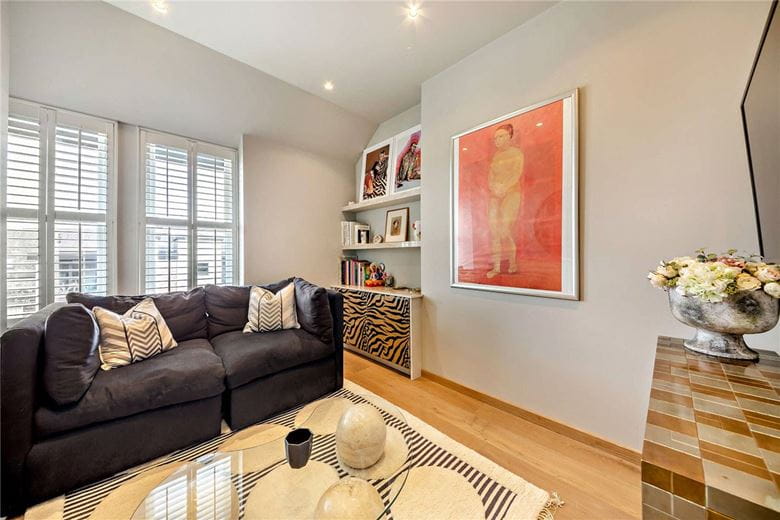 3 bedroom flat, Victoria Avenue, Harrogate HG1 - Sold STC