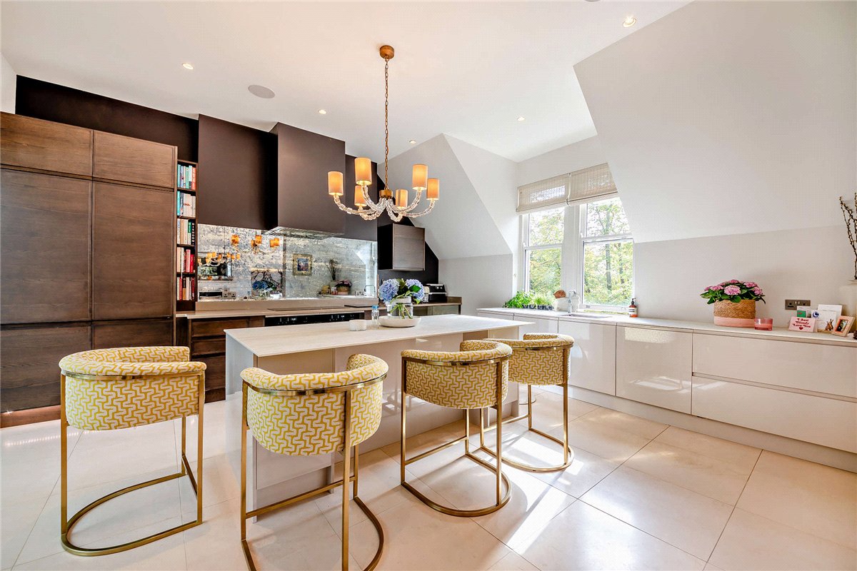 3 bedroom flat, Victoria Avenue, Harrogate HG1 - Sold STC