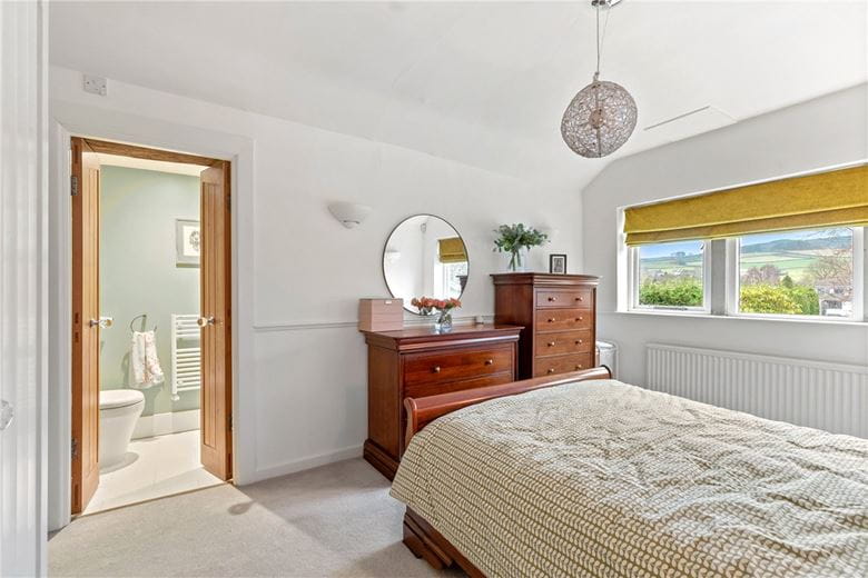 5 bedroom house, West Lane, Bradley BD20 - Available