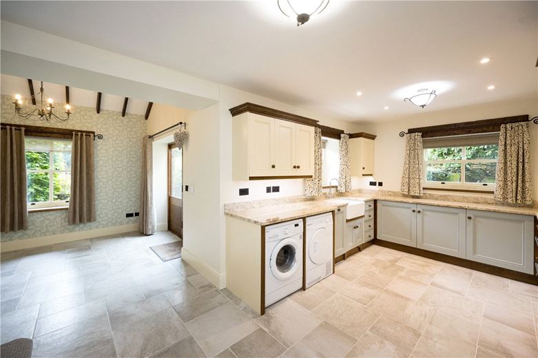 5 bedroom house, Felliscliffe, Near Harrogate HG3 - Available