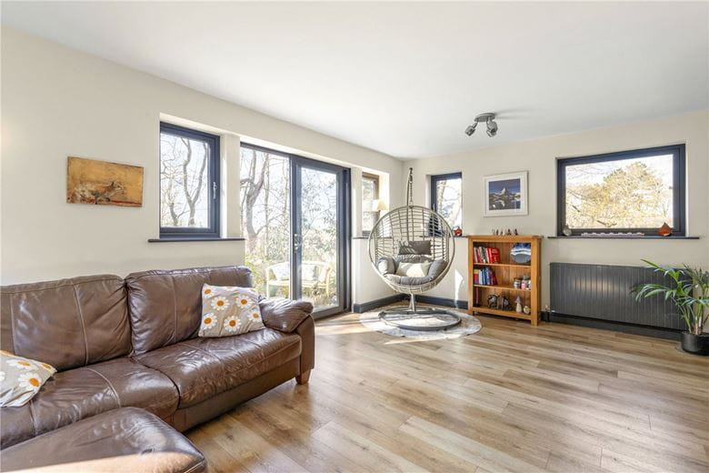 5 bedroom house, Oaklands, Westwood Drive LS29 - Available