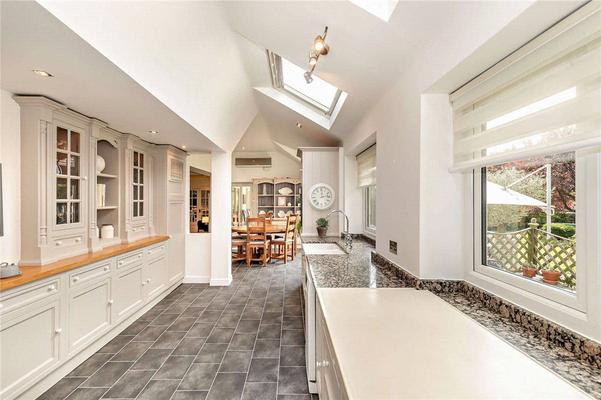 4 bedroom house, Manor Garth, Ledsham LS25 - Available