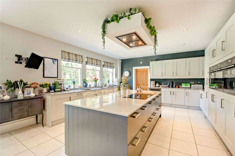 5 bedroom house, Sussex Avenue, Harrogate HG1 - Available