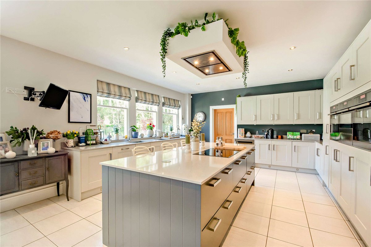 5 bedroom house, Sussex Avenue, Harrogate HG1 - Available