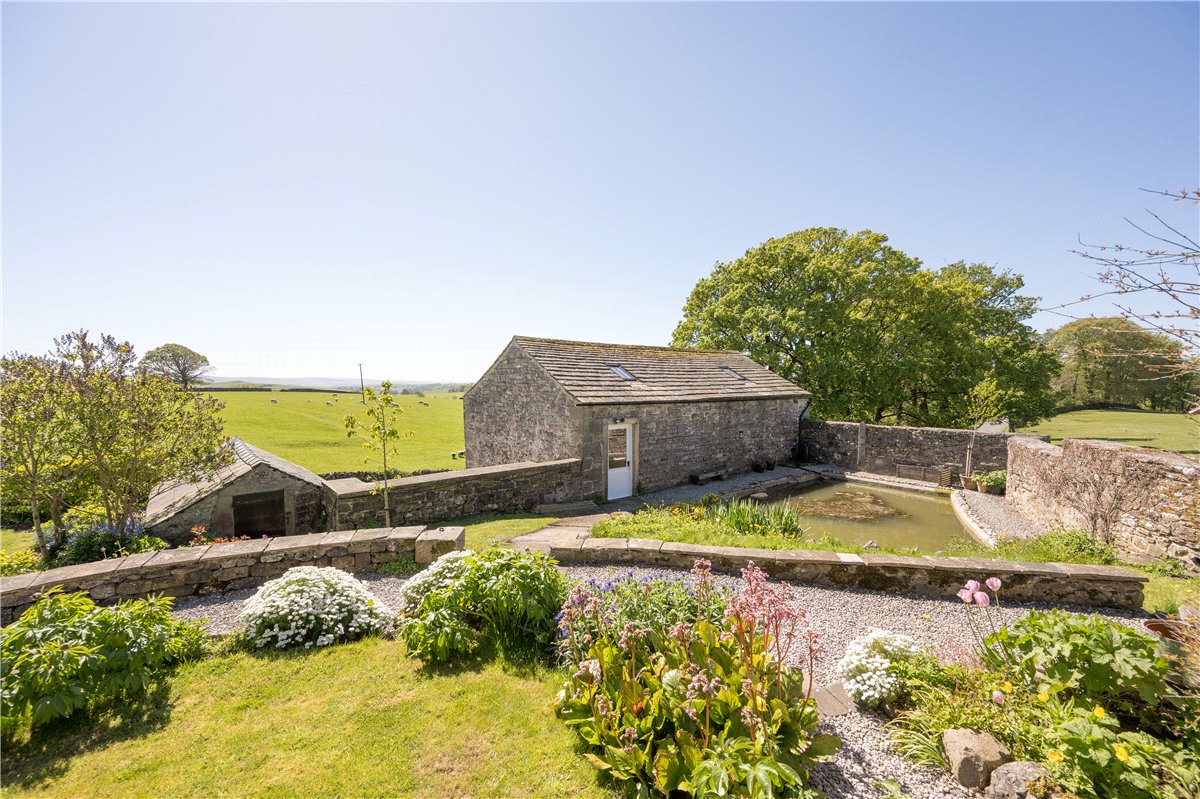 3 bedroom house, Calton, Near Skipton BD23 - Available