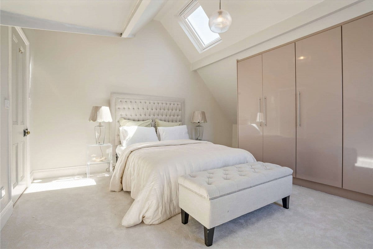 3 bedroom flat, The Oval, Harrogate HG2 - Available