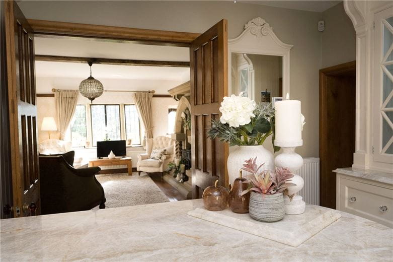 4 bedroom house, Manor House, Keeper Lane BD4 - Available