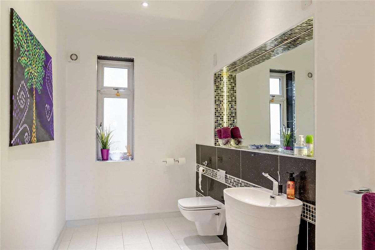 8 bedroom house, Cragtops, Pinfold Lane WF8 - Available