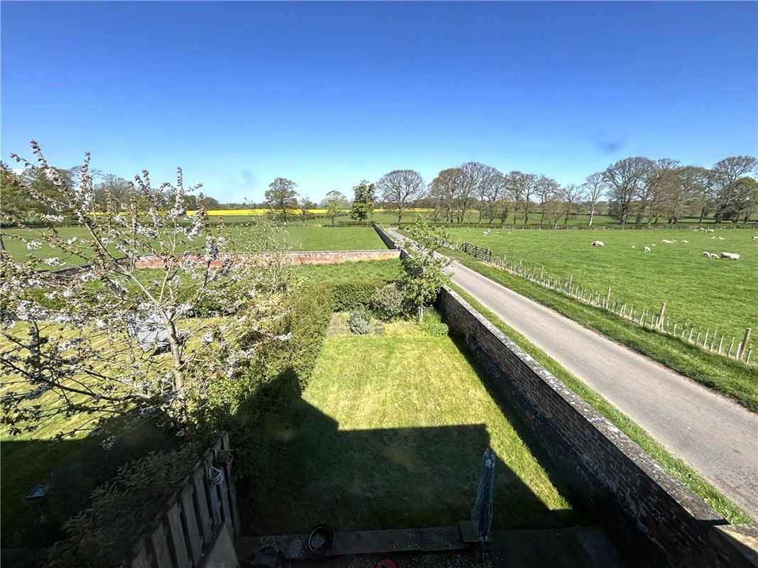 2 bedroom cottage, 1 Myton Grange Cottage, Myton On Swale YO61 - Available