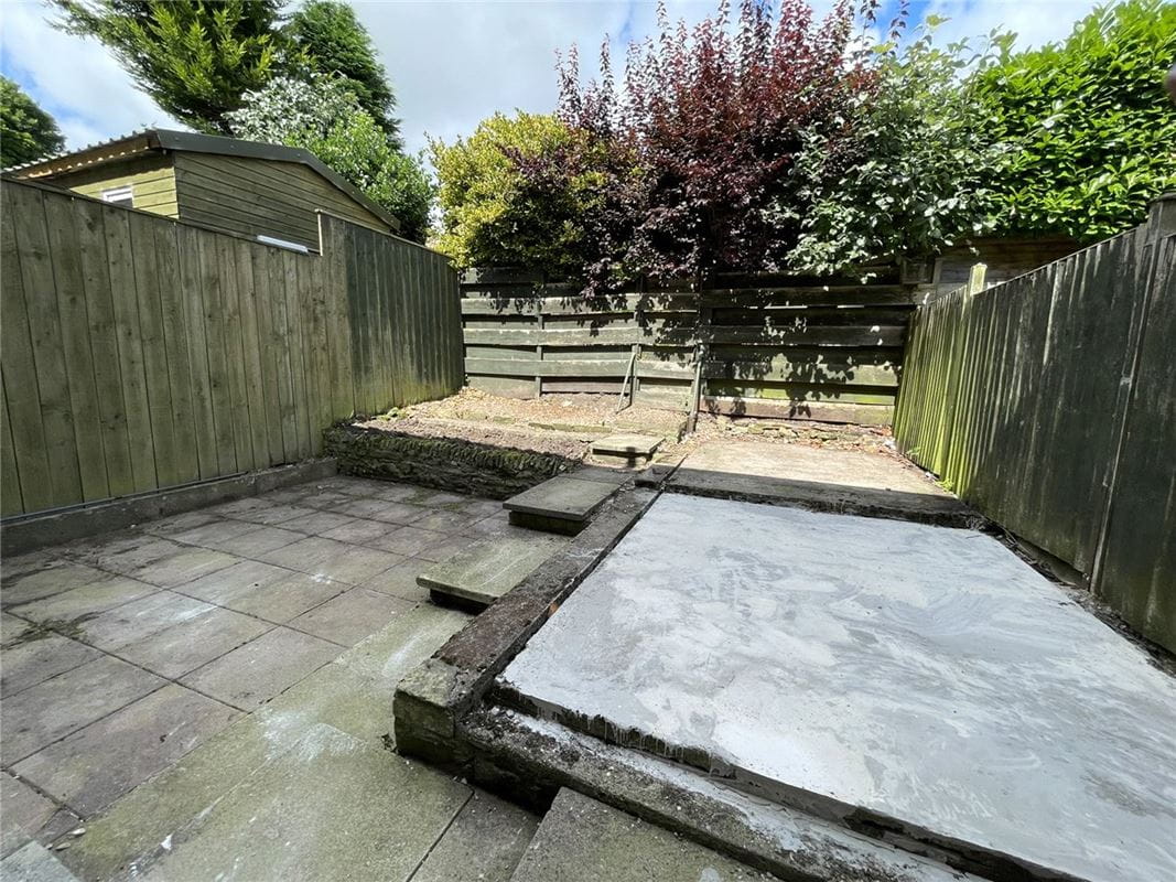 2 bedroom house, Church Street, Emley HD8