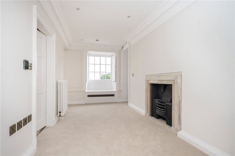 2 bedroom flat, Shrewsbury, Ledston Hall, Back Newton Lane WF10