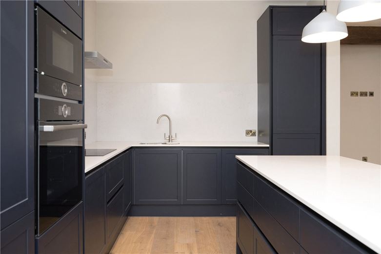 2 bedroom flat, Shrewsbury, Ledston Hall, Back Newton Lane WF10