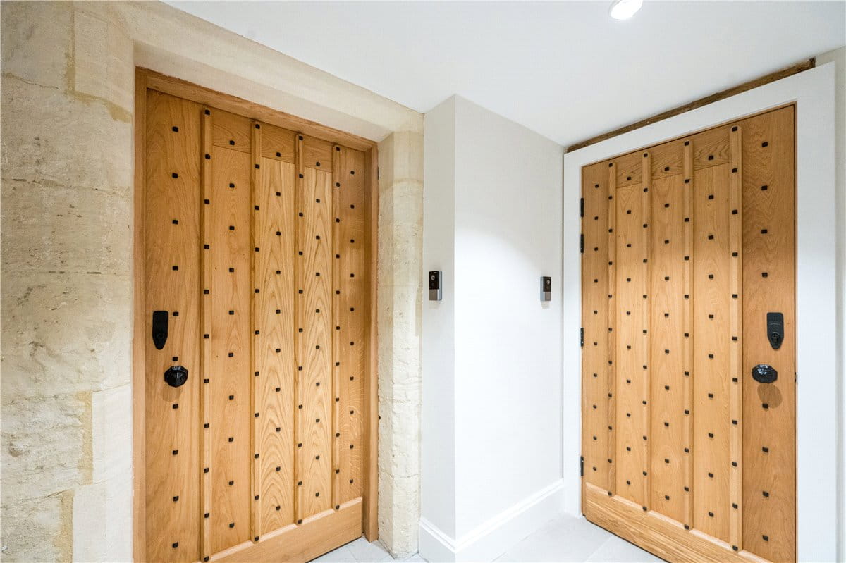 2 bedroom flat, Shrewsbury, Ledston Hall, Back Newton Lane WF10