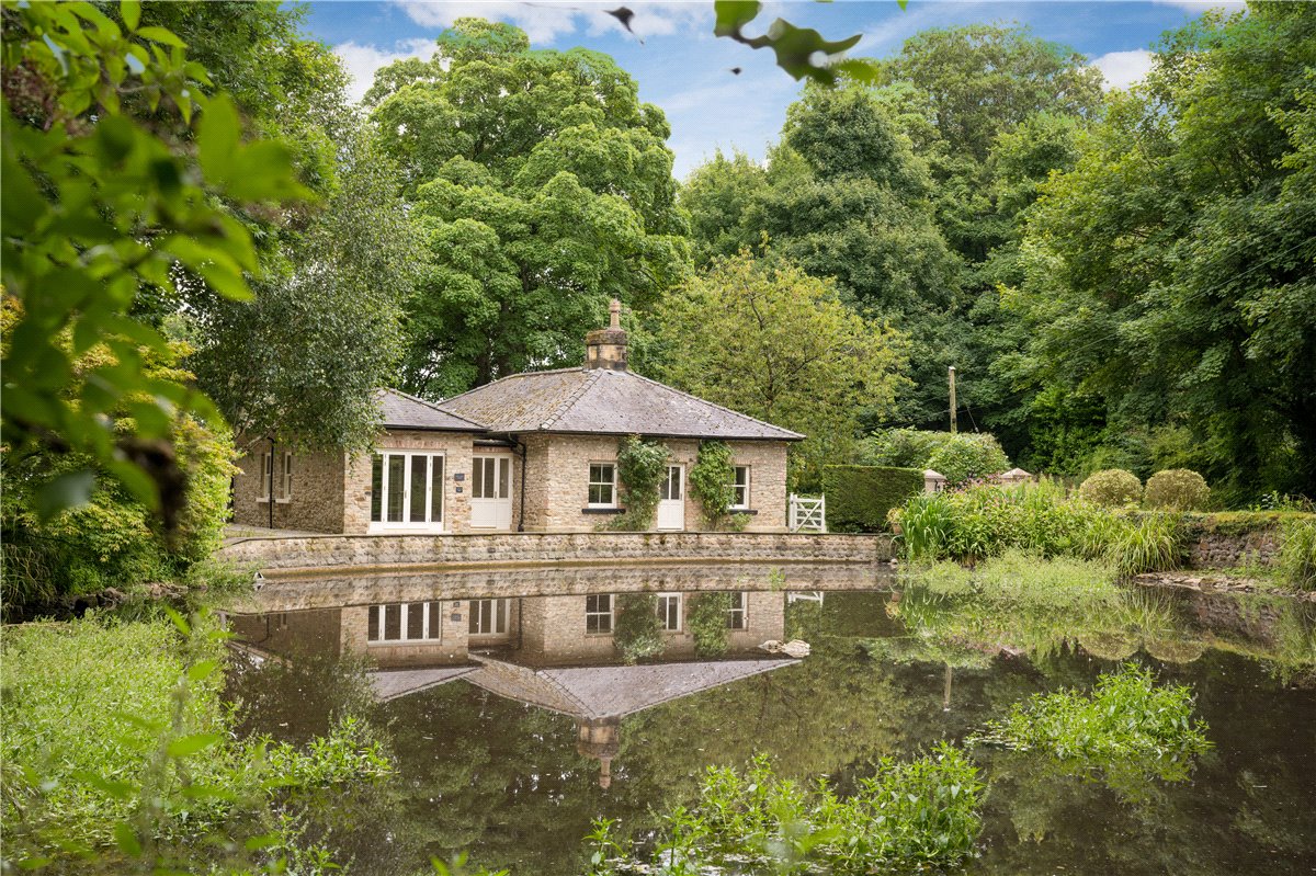 2 bedroom cottage, The Lodge, Hollyhill Road DL8
