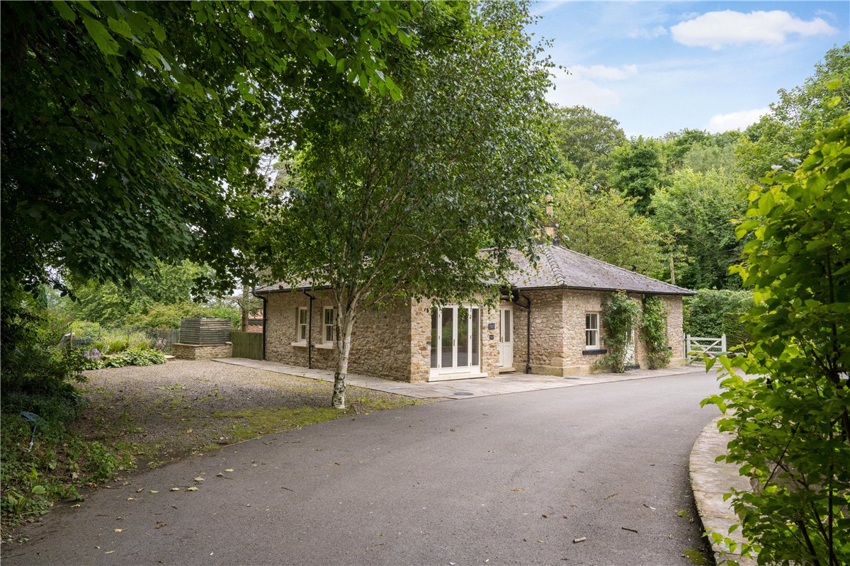 2 bedroom cottage, The Lodge, Hollyhill Road DL8