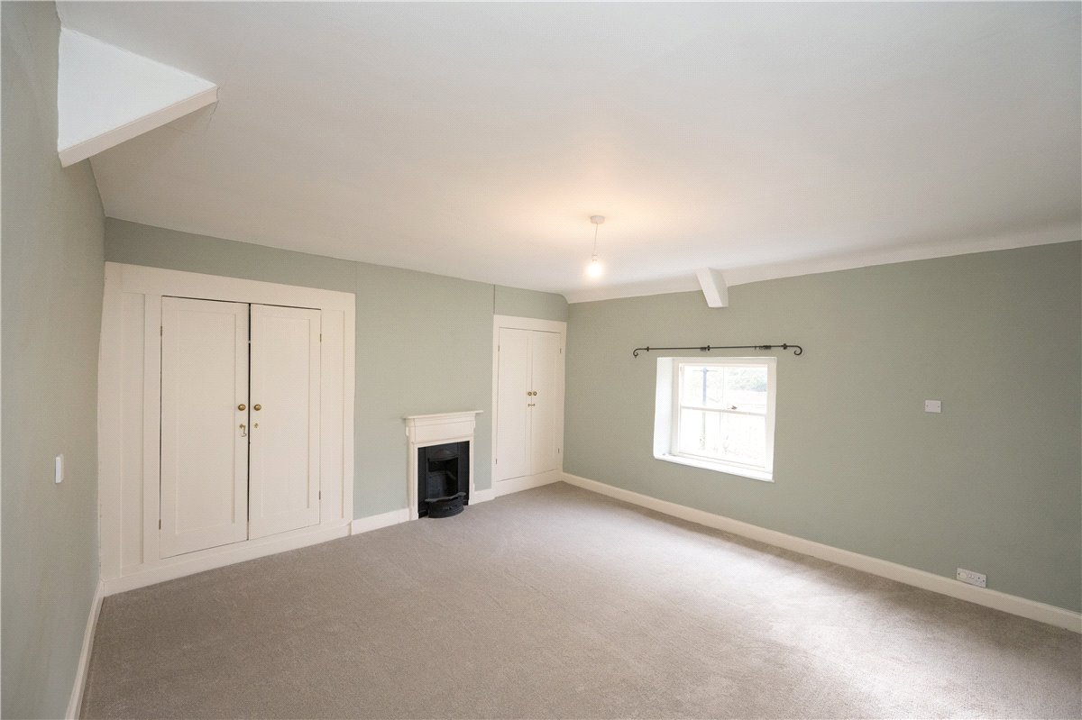 4 bedroom cottage, The Green, Kirklington DL8