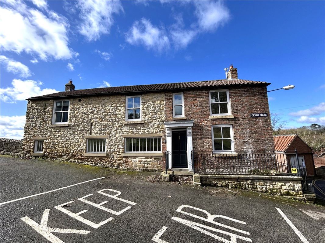 4 bedroom house, Castle Road, Pickering YO18