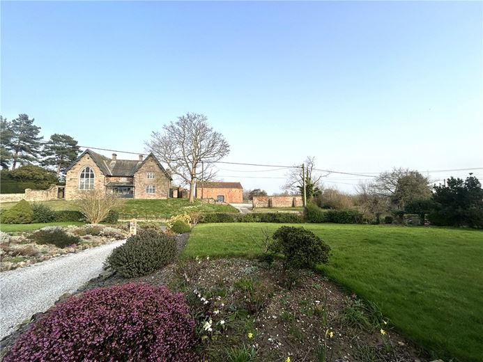 2 bedroom bungalow, Hunsingore, Wetherby LS22 - Available