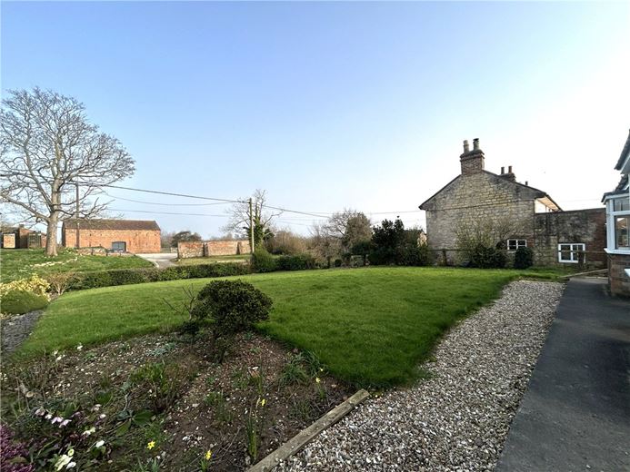 2 bedroom bungalow, Hunsingore, Wetherby LS22 - Available