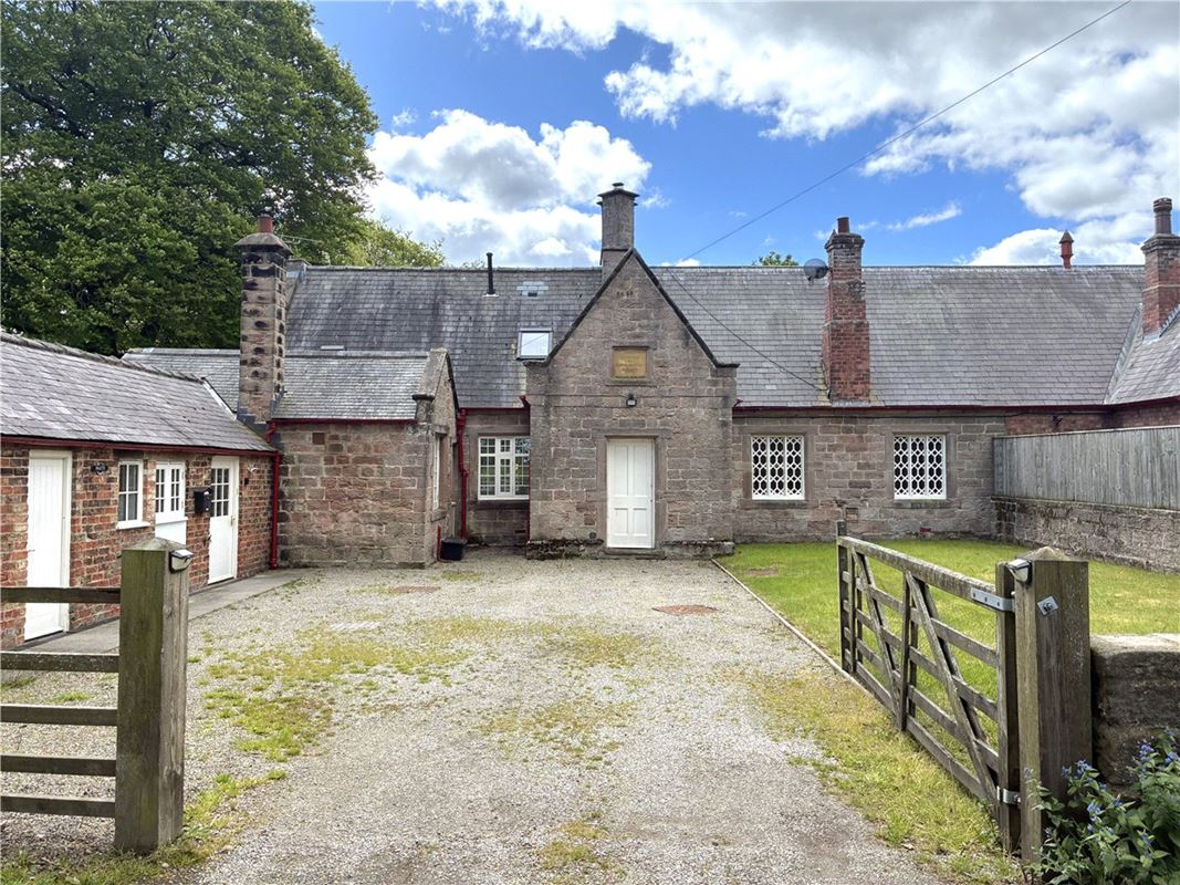2 bedroom house, The Old School House, South Park Lane LS22 - Available