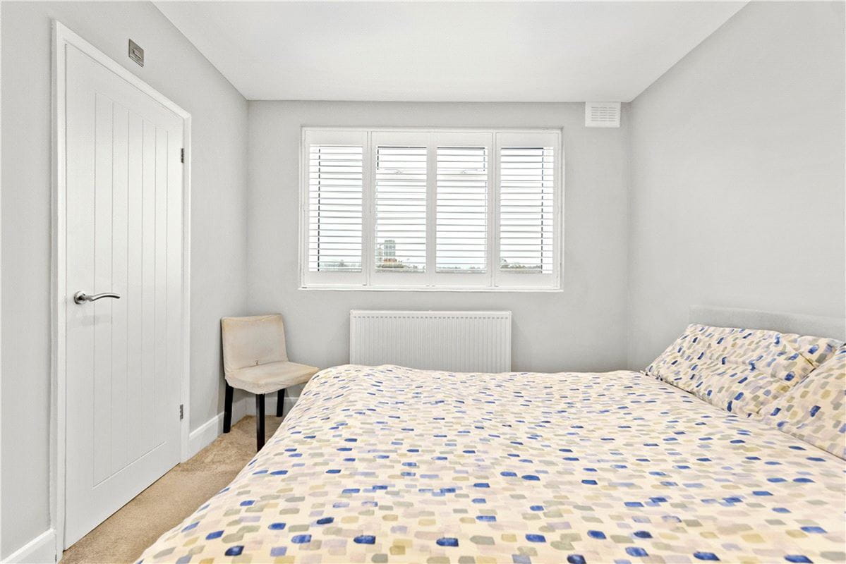 1 bedroom flat, Brewster Gardens, London W10 - Available