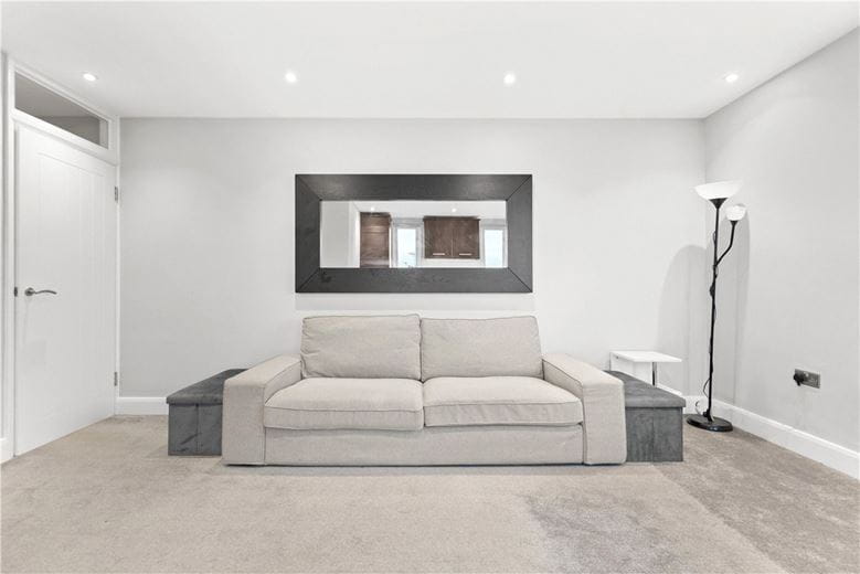 1 bedroom flat, Brewster Gardens, London W10 - Available