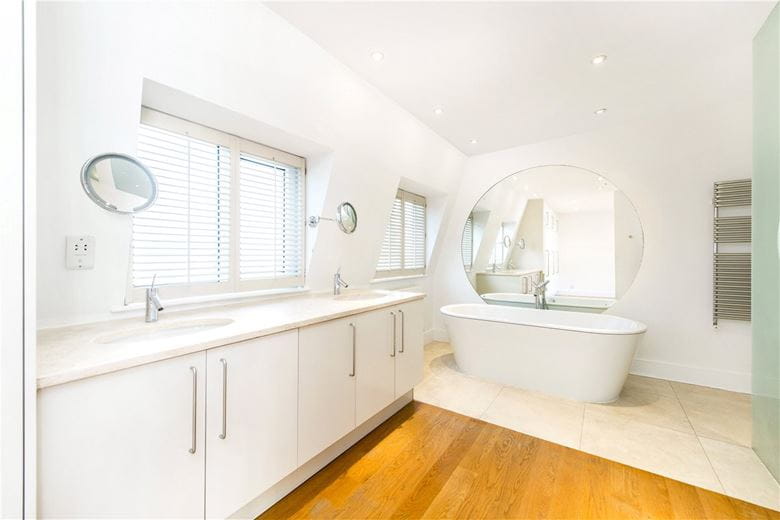 2 bedroom house, Thurloe Close, South Kensington SW7 - Available