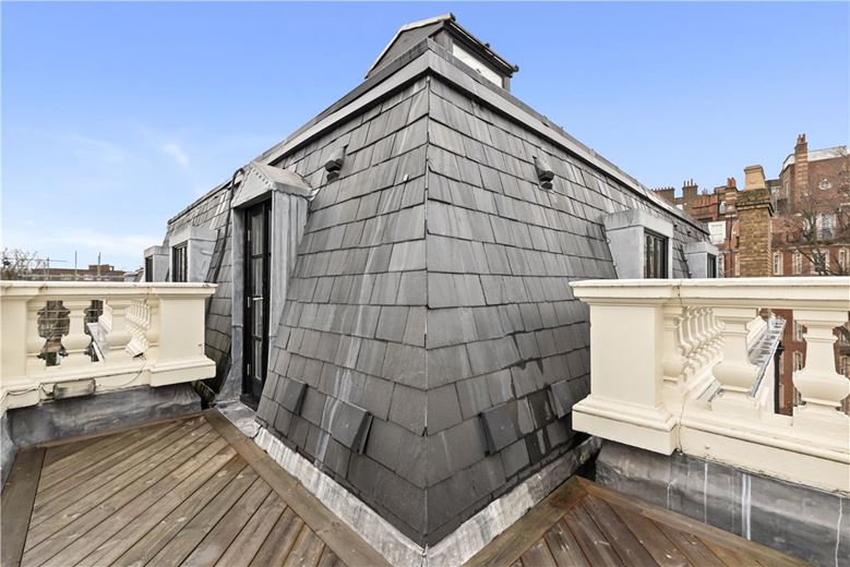 3 bedroom flat, Addison Road, Holland Park W14 - Available