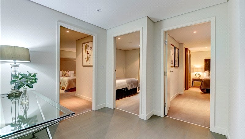 3 bedroom flat, Merchant Square East, London W2 - Available