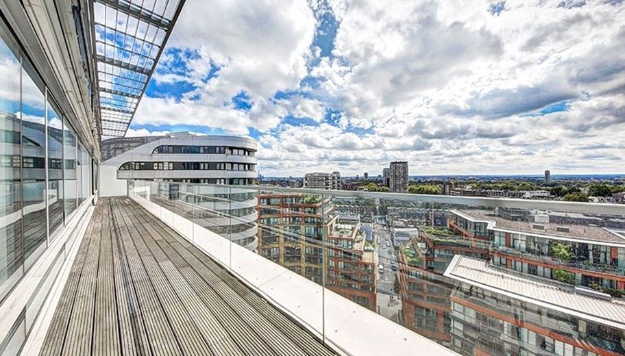 3 bedroom flat, Merchant Square East, London W2 - Available