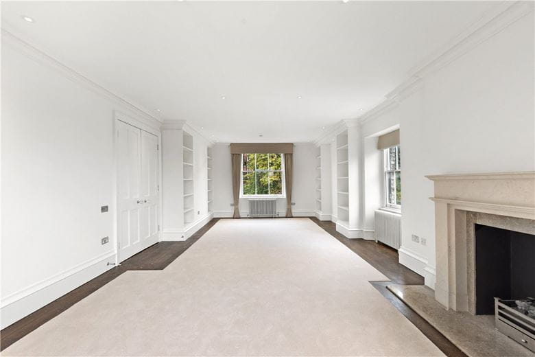 3 bedroom flat, Addison Road, London W14 - Available