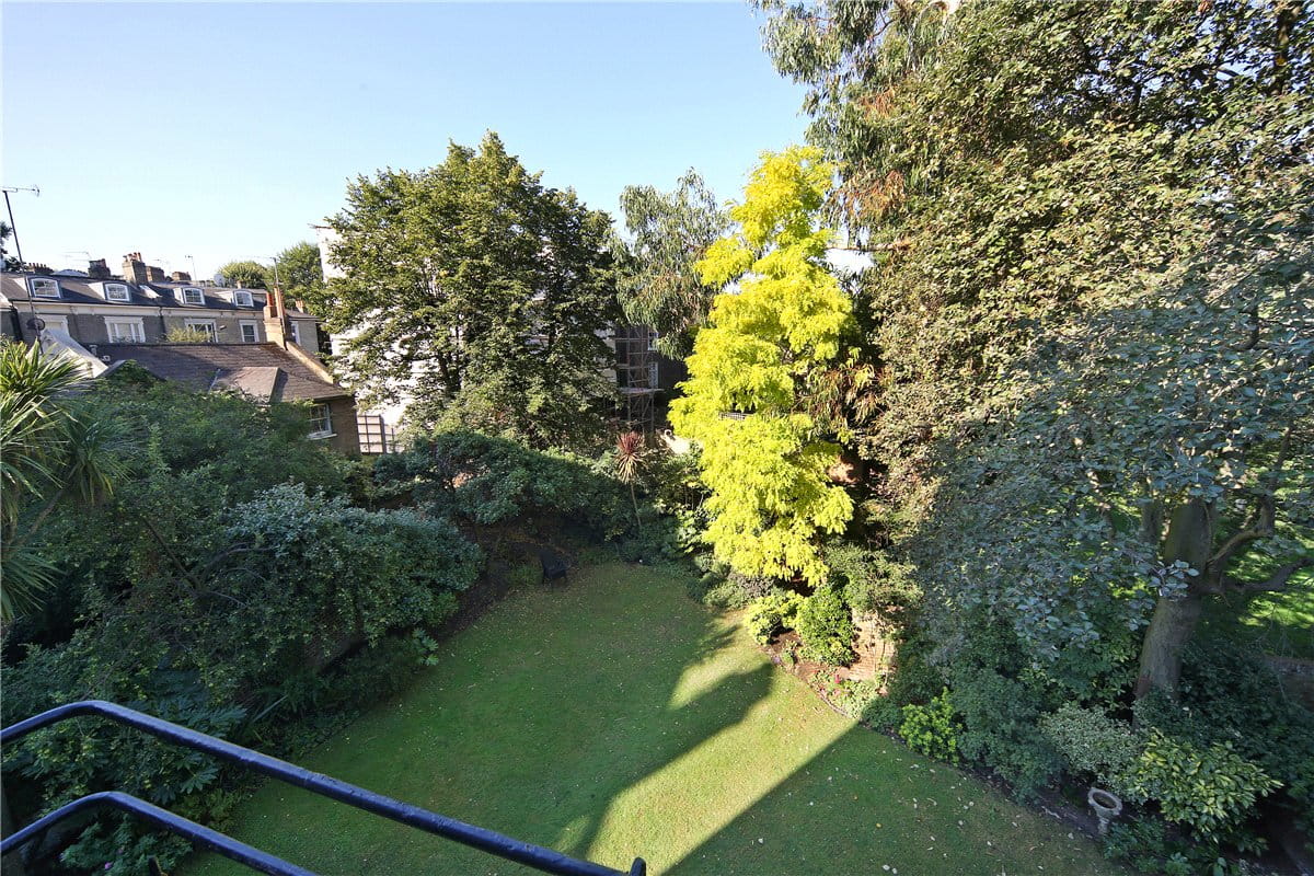 3 bedroom flat, Addison Road, London W14 - Available