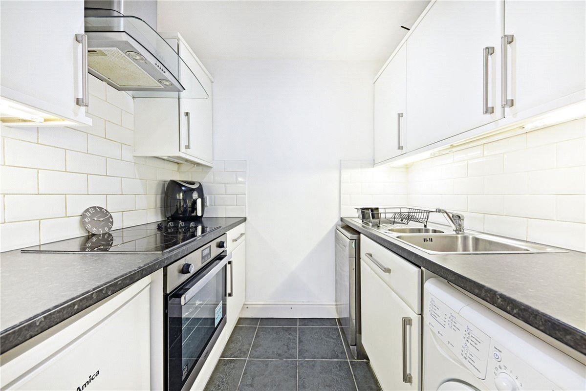 1 bedroom flat, Craven Hill Gardens, Bayswater W2