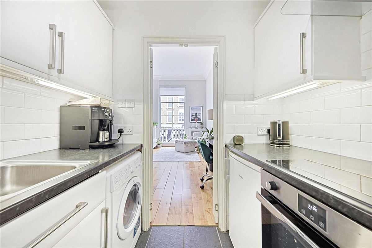1 bedroom flat, Craven Hill Gardens, Bayswater W2