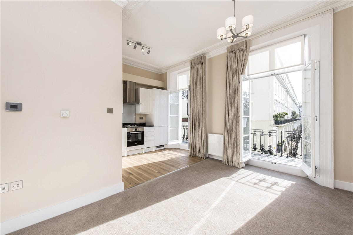 1 bedroom flat, Norland Square, Holland Park W11 - Let Agreed