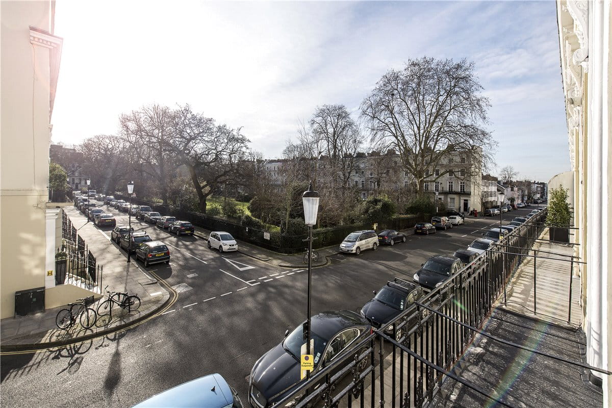 1 bedroom flat, Norland Square, Holland Park W11 - Let Agreed