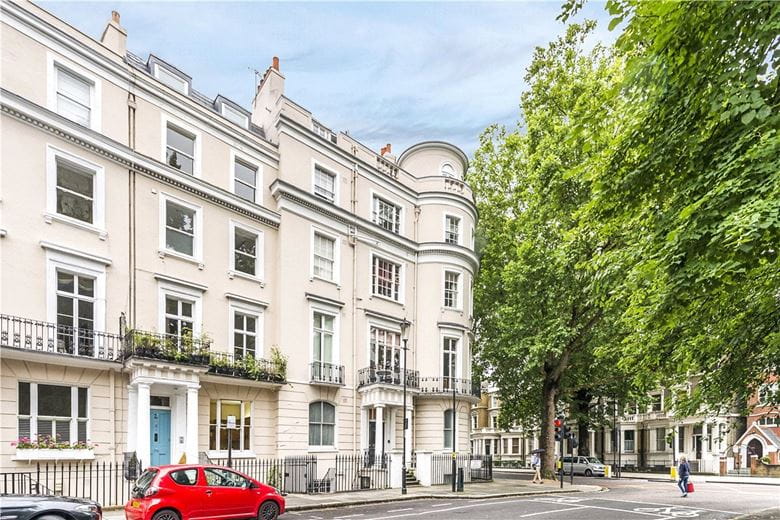 1 bedroom flat, Royal Crescent, Holland Park W11 - Available