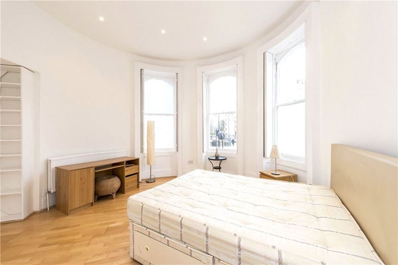 1 bedroom flat, Royal Crescent, Holland Park W11 - Available