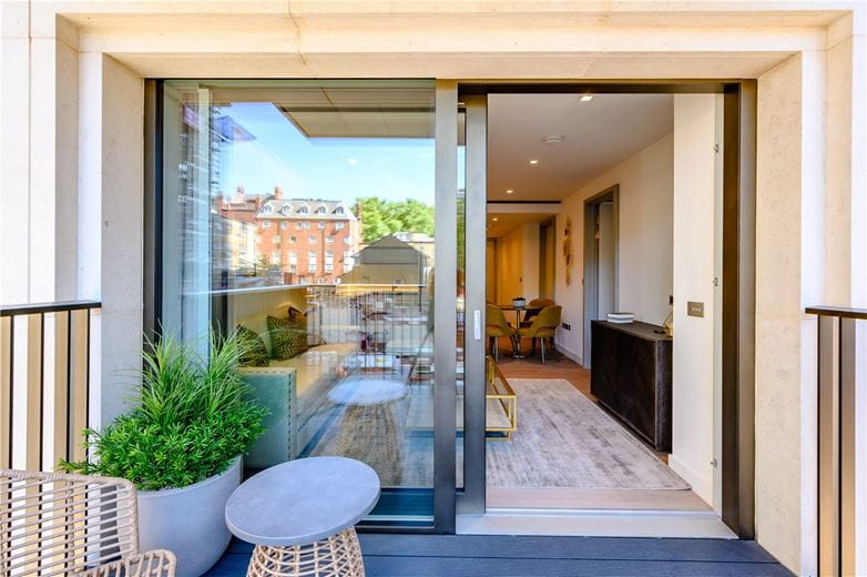 2 bedroom flat, Edgware Road, W2 - Available