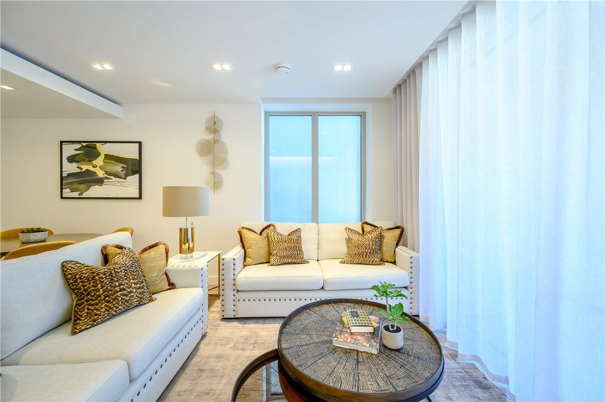 2 bedroom flat, Edgware Road, W2 - Available